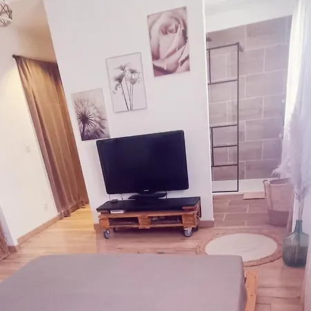 Magnifique Logement De 114m2 A 10 Minutes De La Mer Disposant De 2 Chambres Dont Un Lit Kingsize Dans Parentale Un Coin Salon Terrasse 2 Sdb Et Deux Places De Parking * Perpignan